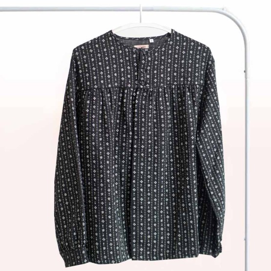 blus&oacute;n fallero negro