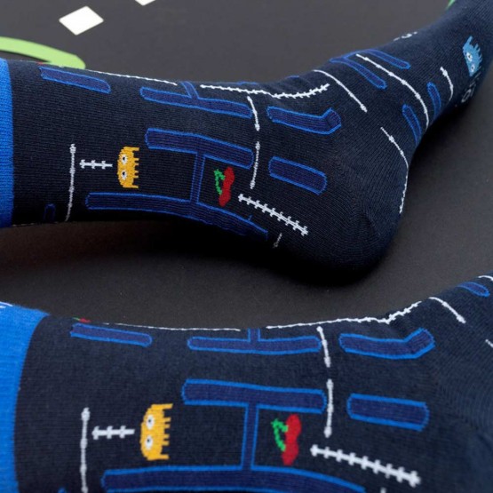 Detalle calcetines videojuegos