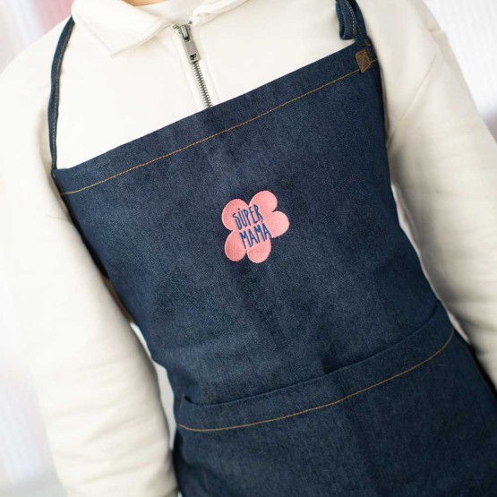 delantal bordado mama