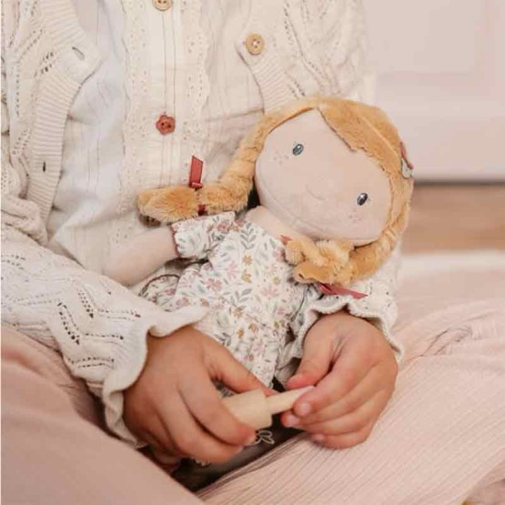 julia mu&ntilde;eca personalizada