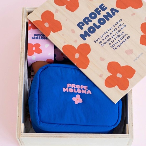 Caja con productos para regalar a profes