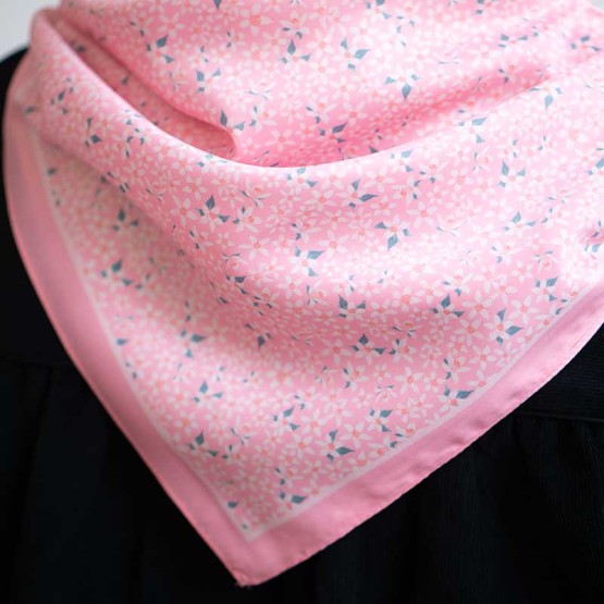 pa&ntilde;uelo fallero seda personalizado rosa