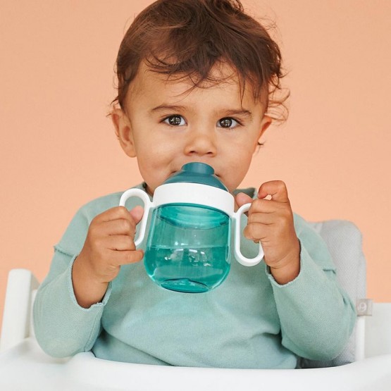 vaso con asas para niños